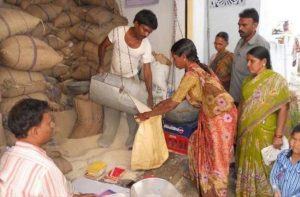 मजदूरों को तीन महीने