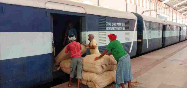 कल गोरखपुर से चलेगी