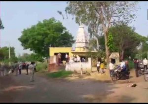 बुलंदशहर में दो पुजारियों.