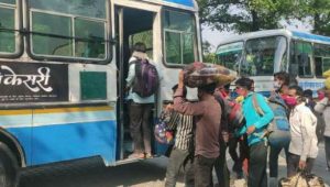 योगी सरकार 2200 मजदूरों